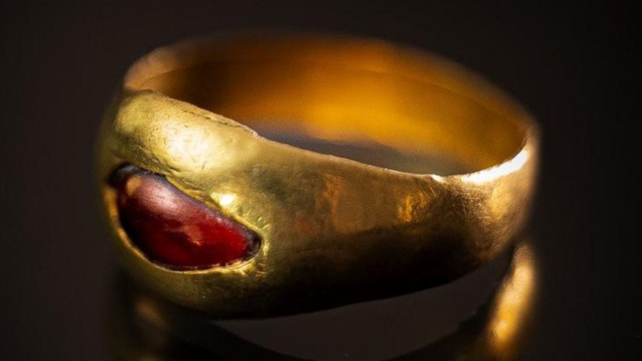 Israeli excavators uncover 2,300-year-old gold ring at Metropolis of David website