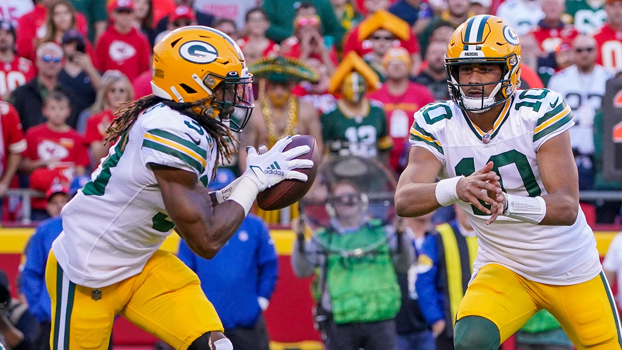 Read more about the article Packers’ Jordan Love shares thoughts on Aaron Jones’ departure: ‘It was very tough’