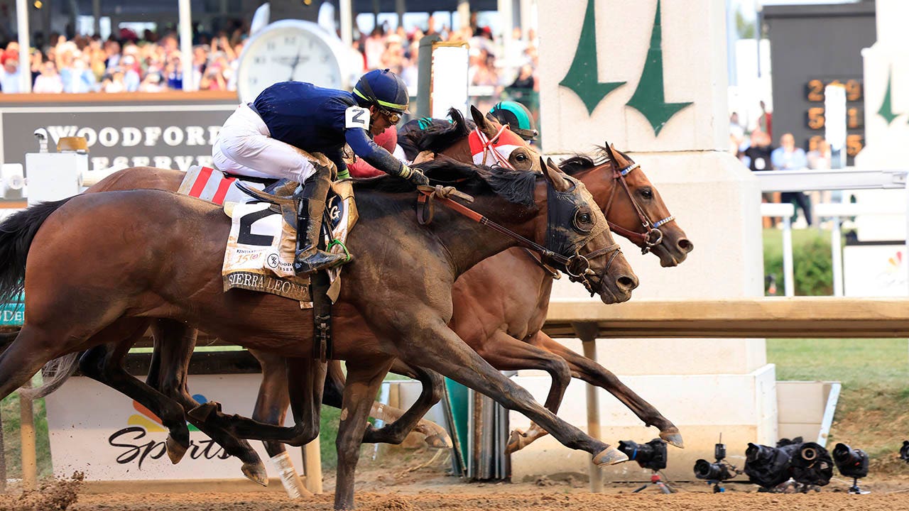 Read more about the article Mystik Dan wins 150th Kentucky Derby after photo finish
