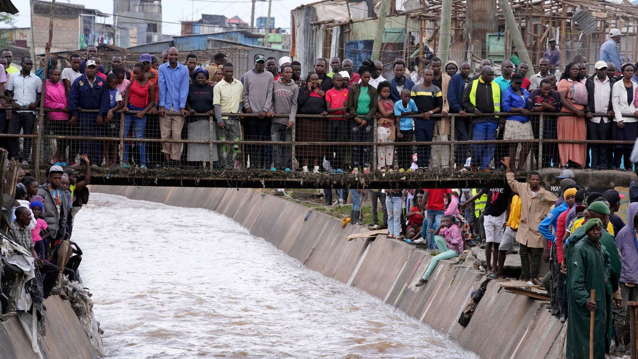 You are currently viewing After deadly floods, Kenya president declares public holiday