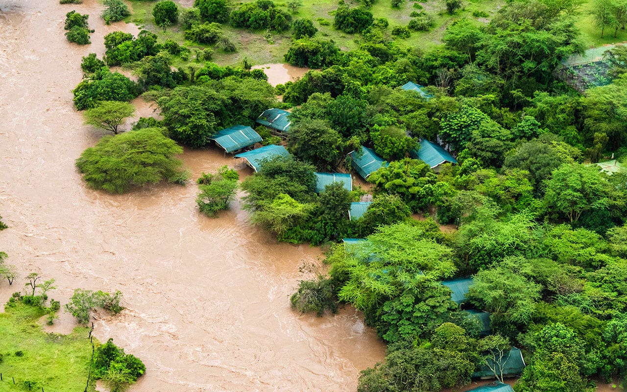 You are currently viewing Kenya postpones reopening of schools after 200 people killed by severe flooding