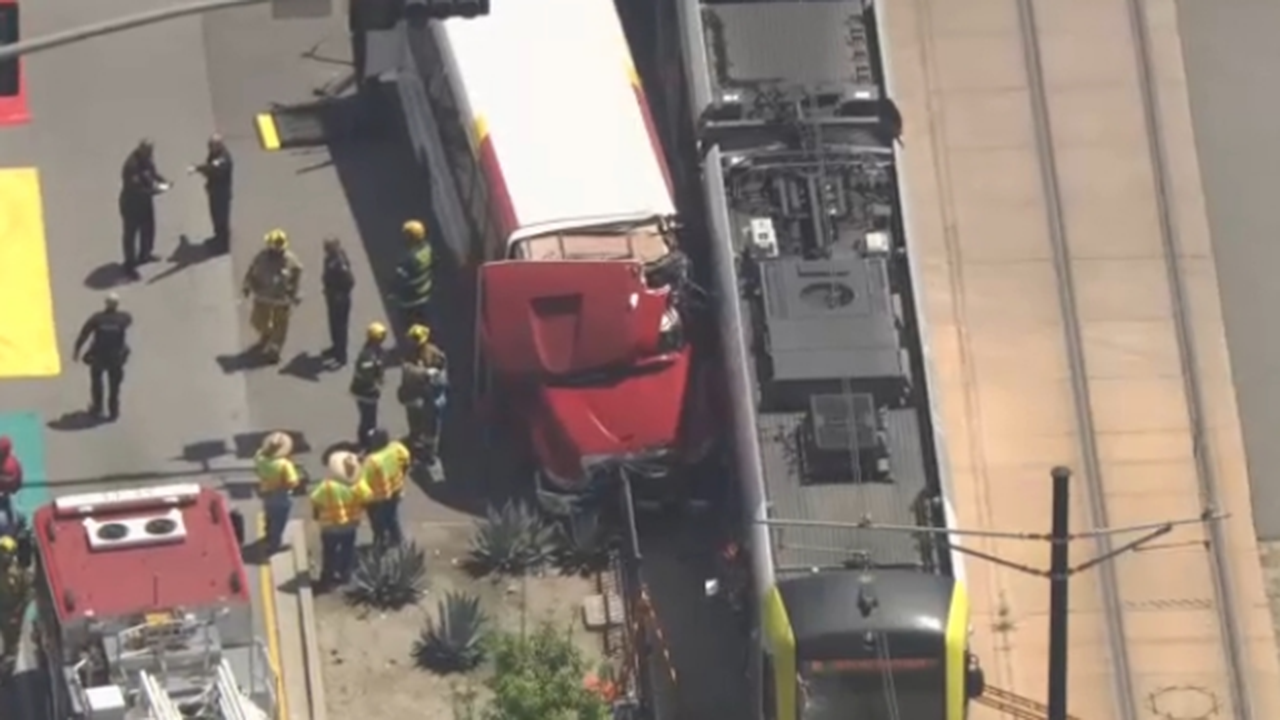 Read more about the article 55 injured in Los Angeles after Metro train collides with bus