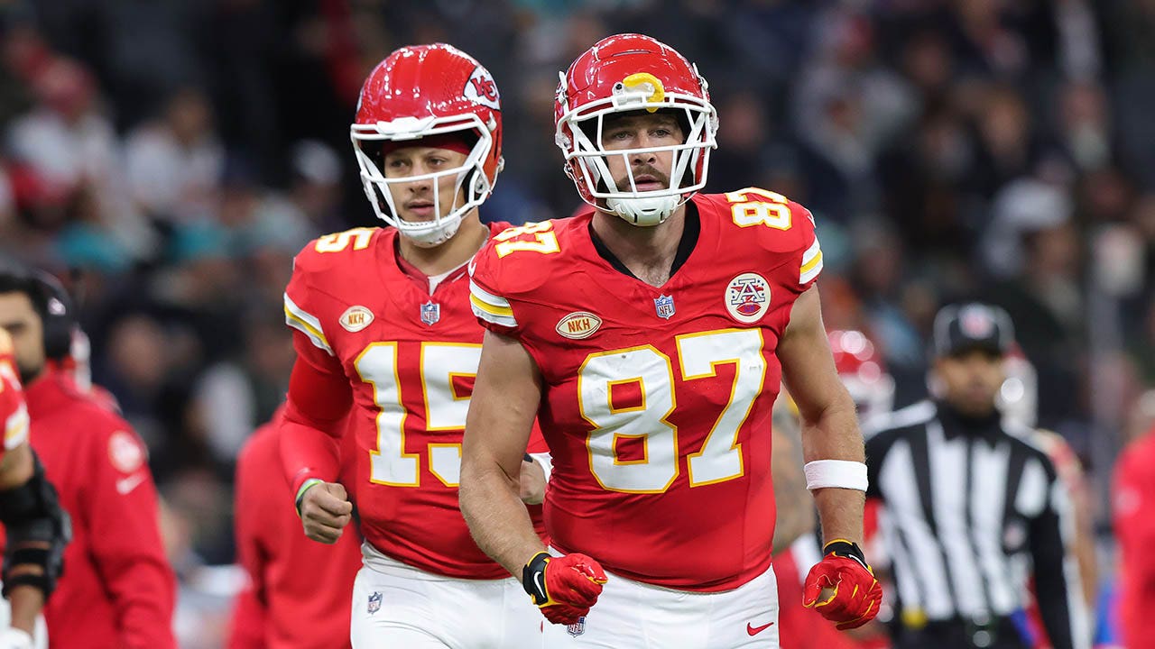 Read more about the article Patrick Mahomes says Travis Kelce is ‘super intelligent’ despite party hard image: ‘He puts on this persona’