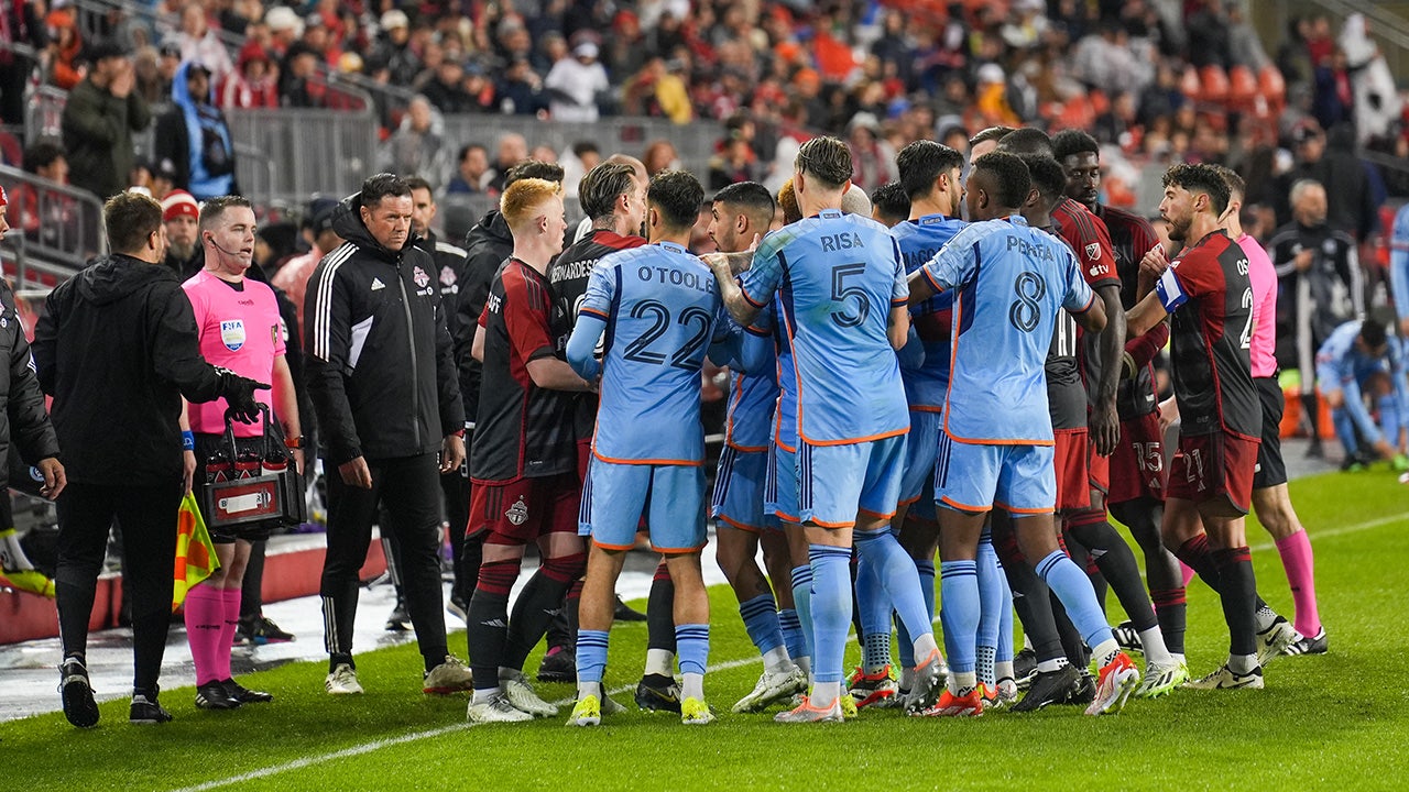 Read more about the article Brawl breaks out between MLS’ Toronto FC and NYCFC following match in wild scene