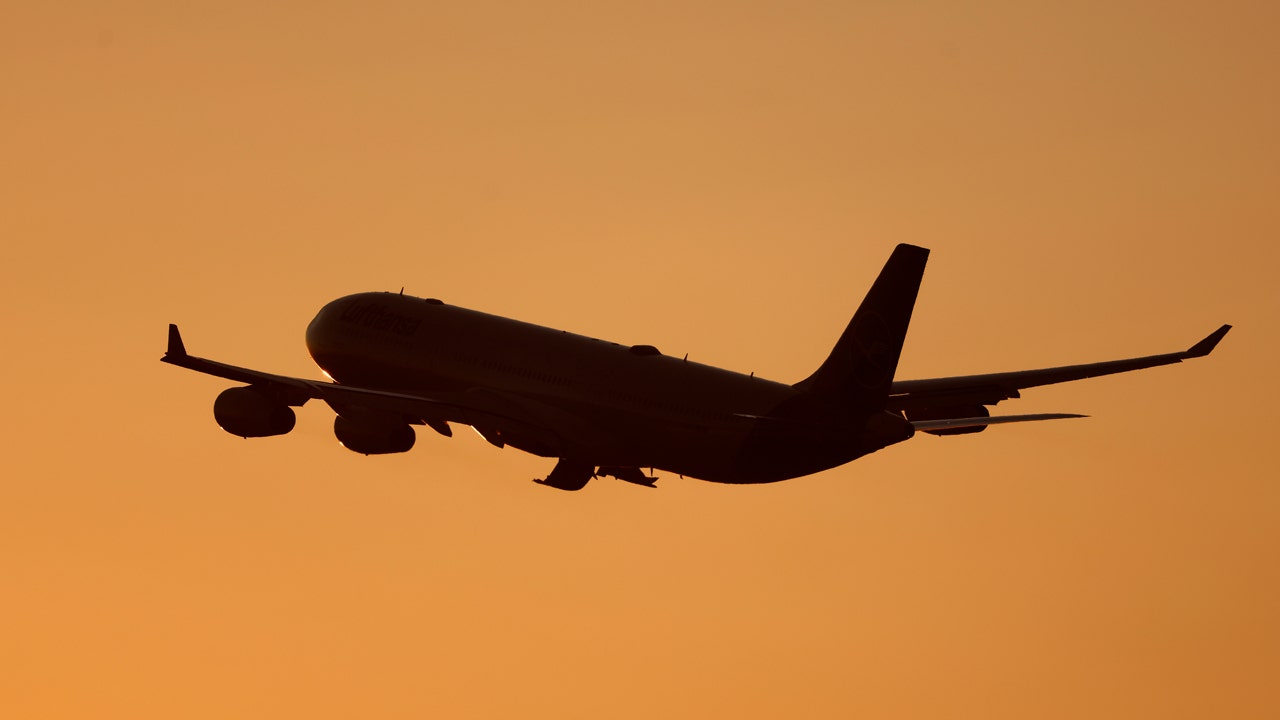 Read more about the article What causes air turbulence? | Fox News