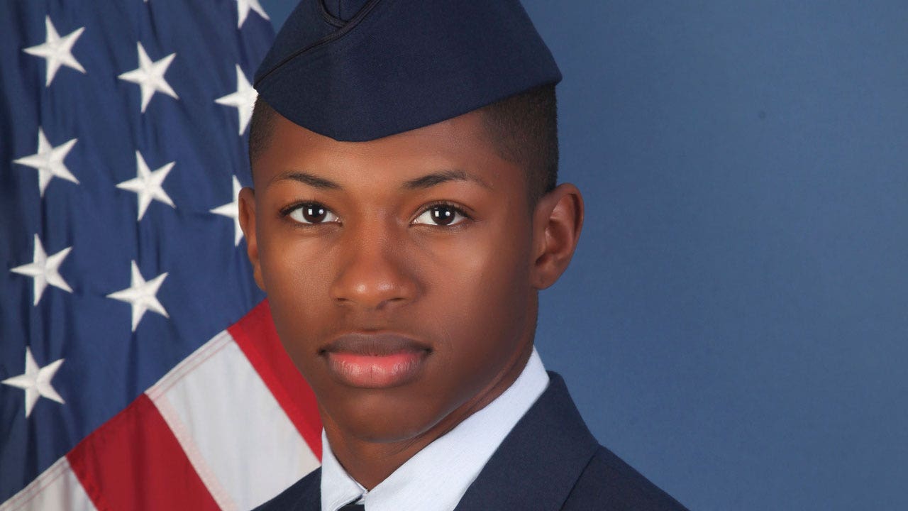 You are currently viewing Florida deputies killed Air Force airman after entering wrong apartment, attorney says