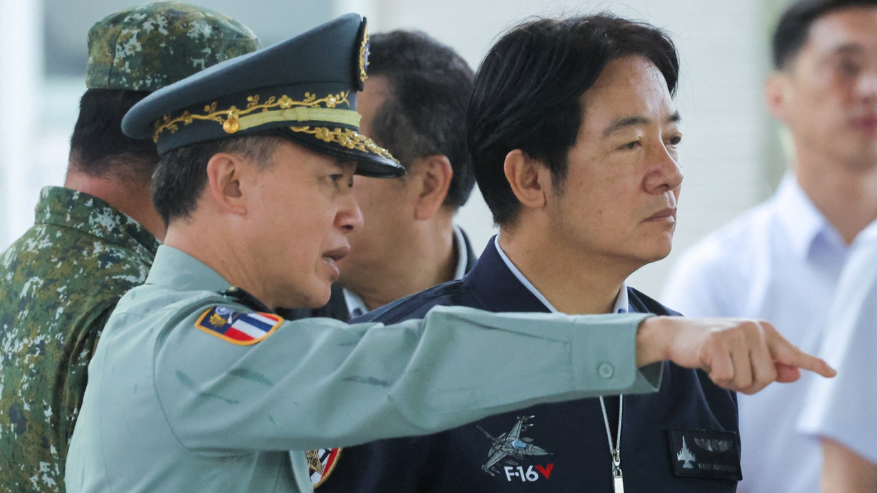 Read more about the article Taiwan’s president thanks fighter pilots who scrambled against China’s ‘punishment’ drills