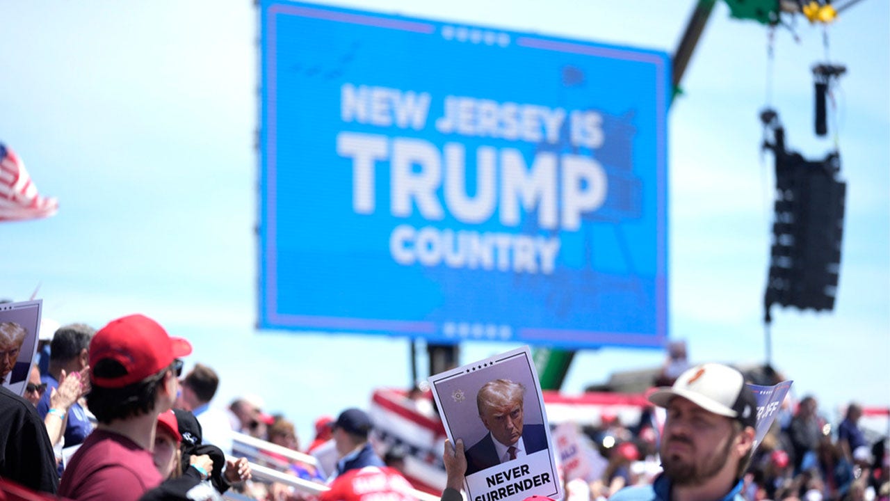Read more about the article Trump speaks to thousands of supporters at New Jersey rally