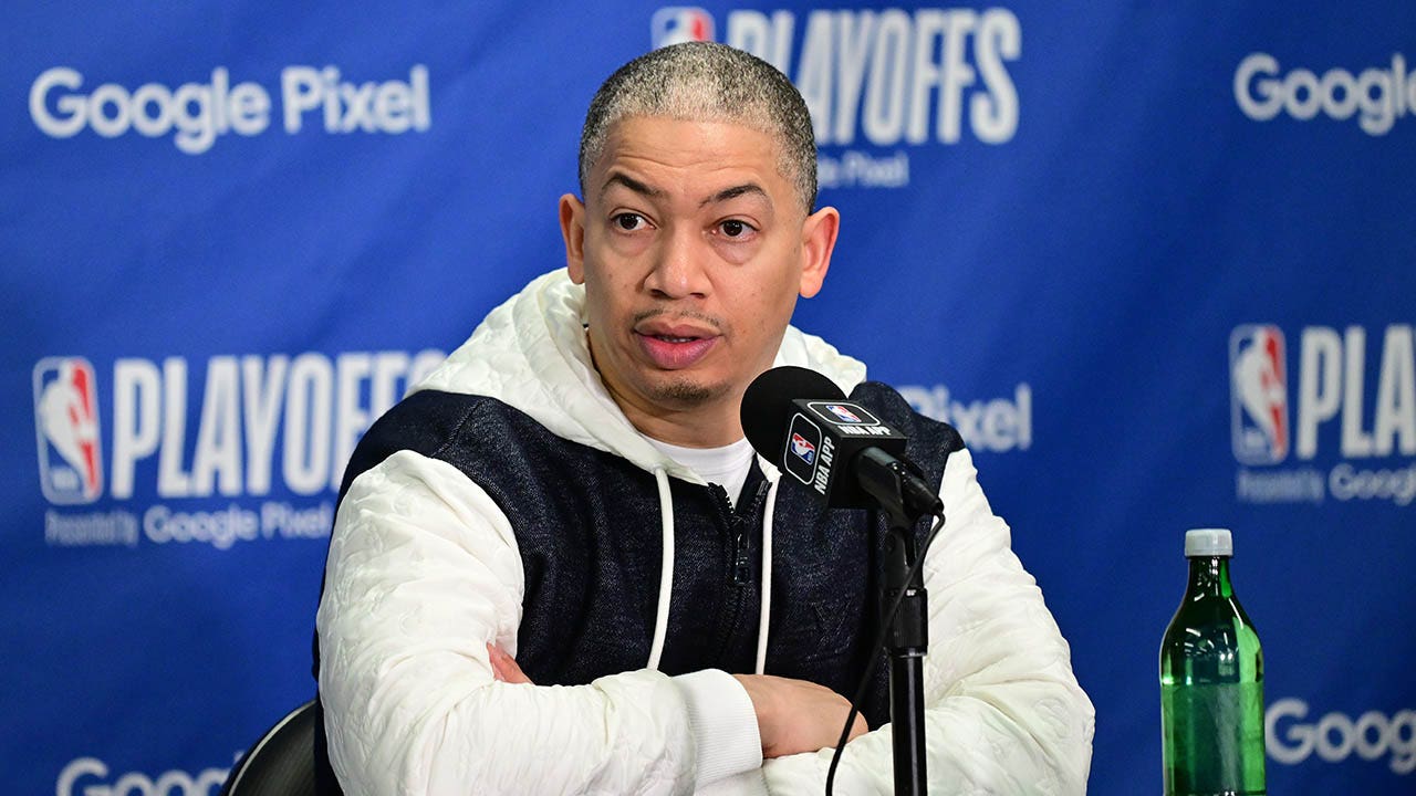 Read more about the article Tyronn Lue becomes one of NBA’s highest-paid coaches after signing 5-year extension with Clippers: reports