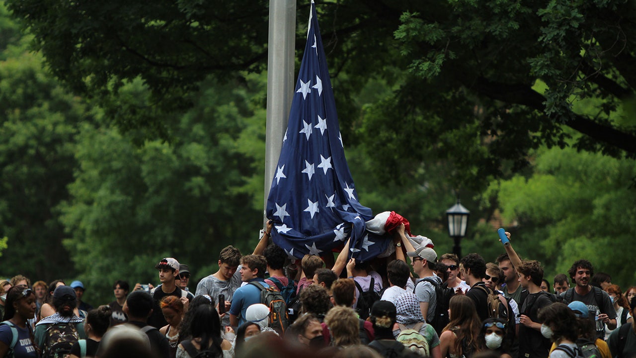 Read more about the article UNC student who defended American flag from campus mob ‘honored to give back to the nation’