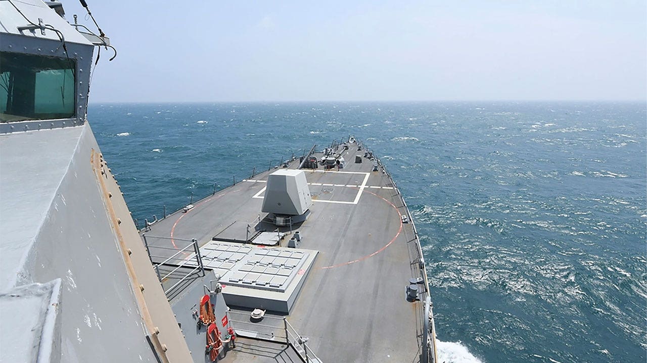 Read more about the article China condemns US military ship’s passage through Taiwan Strait