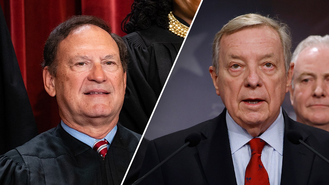 Read more about the article Sen Durbin demands Justice Alito recuse from Trump cases after flying upside-down US flag