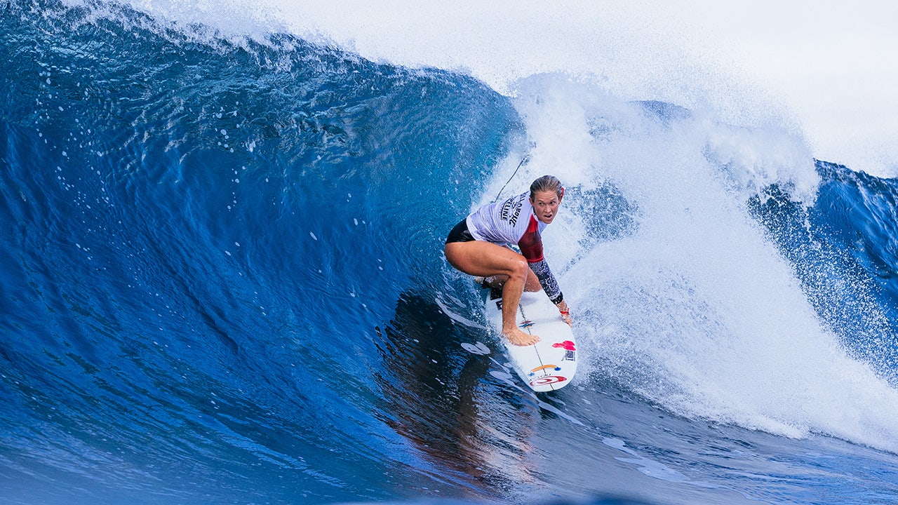 Read more about the article Surf legend Bethany Hamilton rips California officials after competition reverses stance on trans athletes