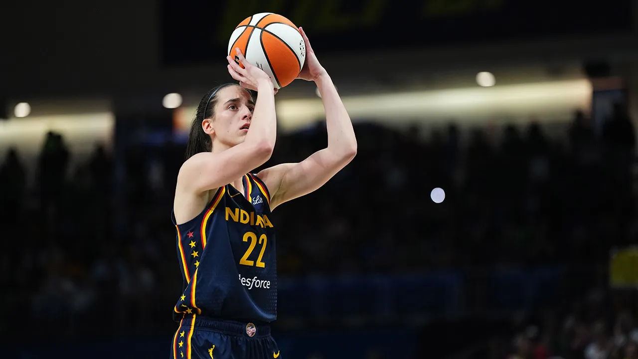 Read more about the article Fever rookie Caitlin Clark stuns in WNBA debut before sellout crowd: ‘You couldn’t ask for a better game’