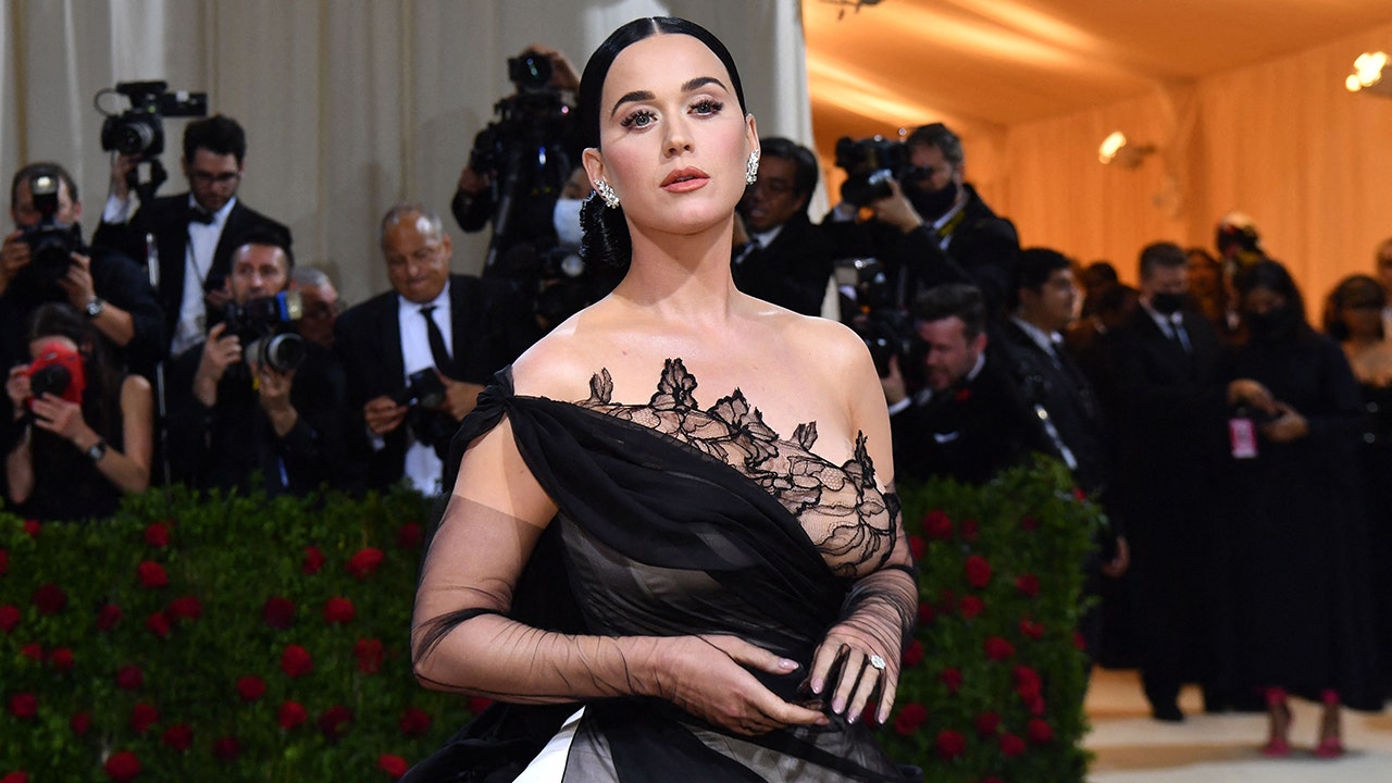Katy Perry's viral AI Met Gala look dupes fans | Fox News