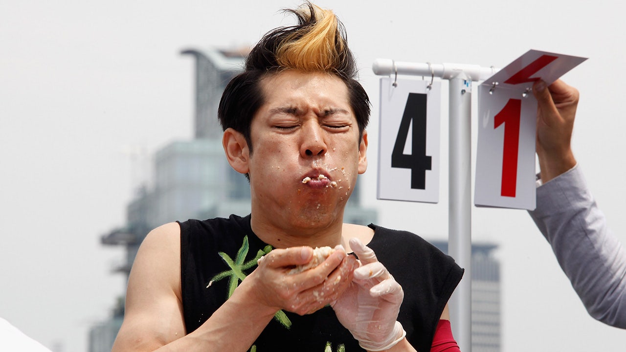Read more about the article Competitive eater Takeru Kobayashi retires amid health concerns: ‘I no longer feel hunger’