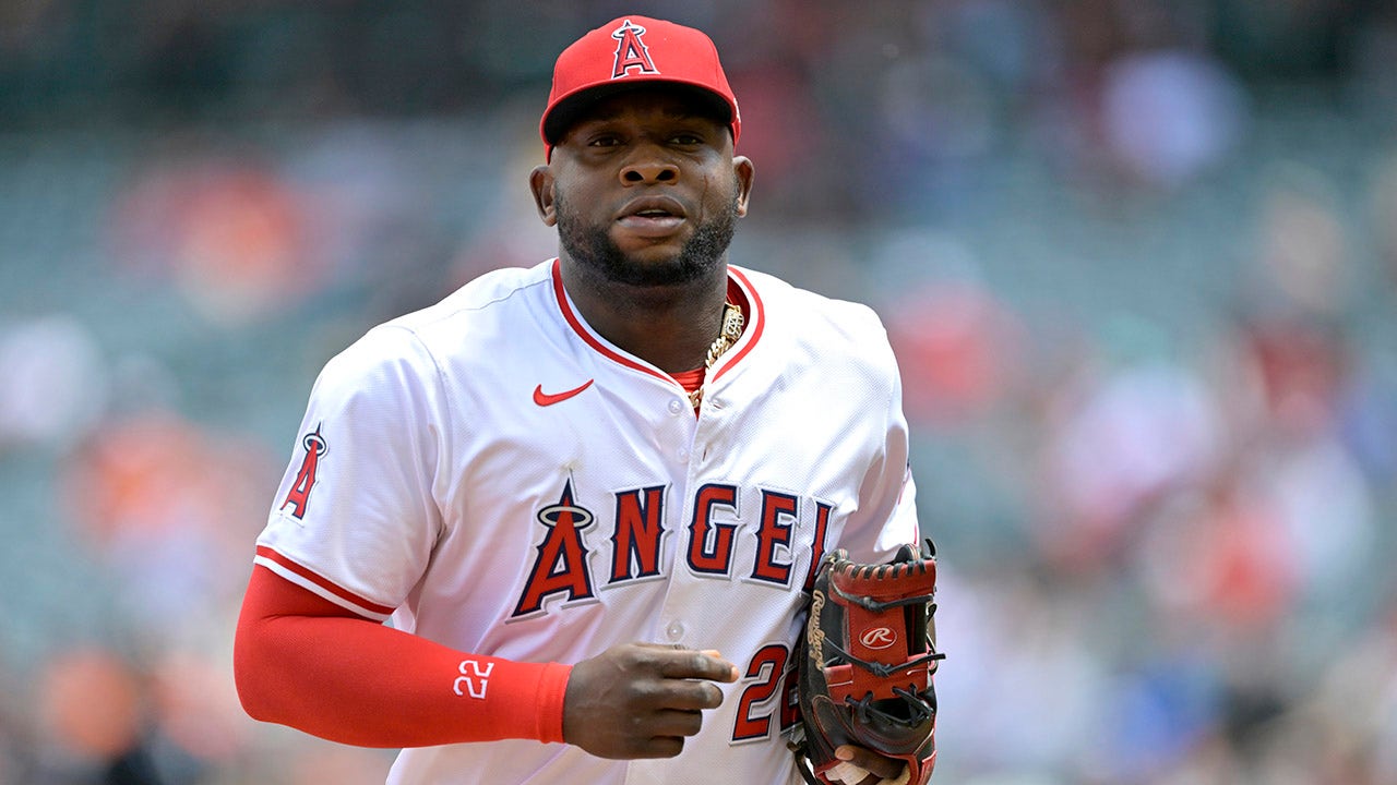 Read more about the article Angels player suffers bizarre setback while rehabbing knee injury