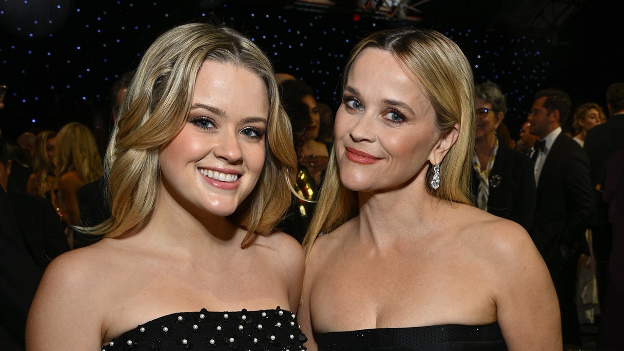 Reese Witherspoon Daughter Ava 