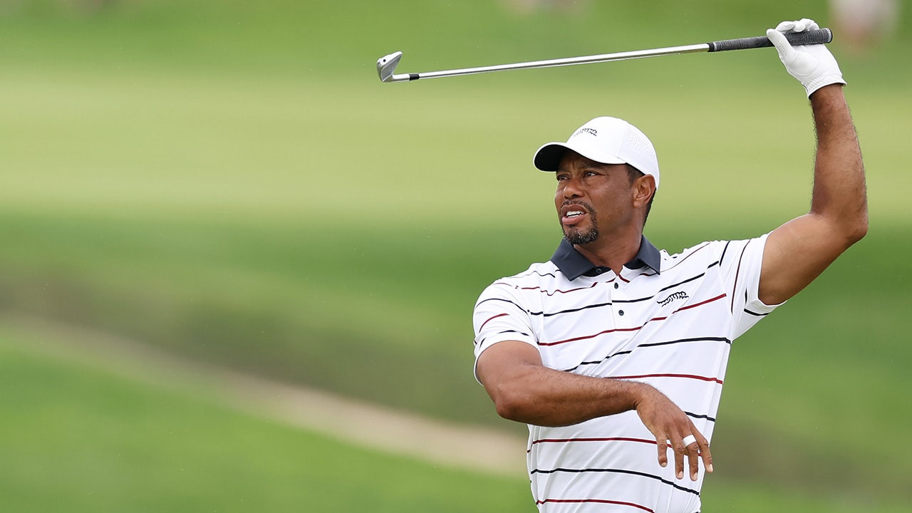 Read more about the article Tiger Woods will miss cut at PGA Championship after 2 triple bogeys in 3-hole span