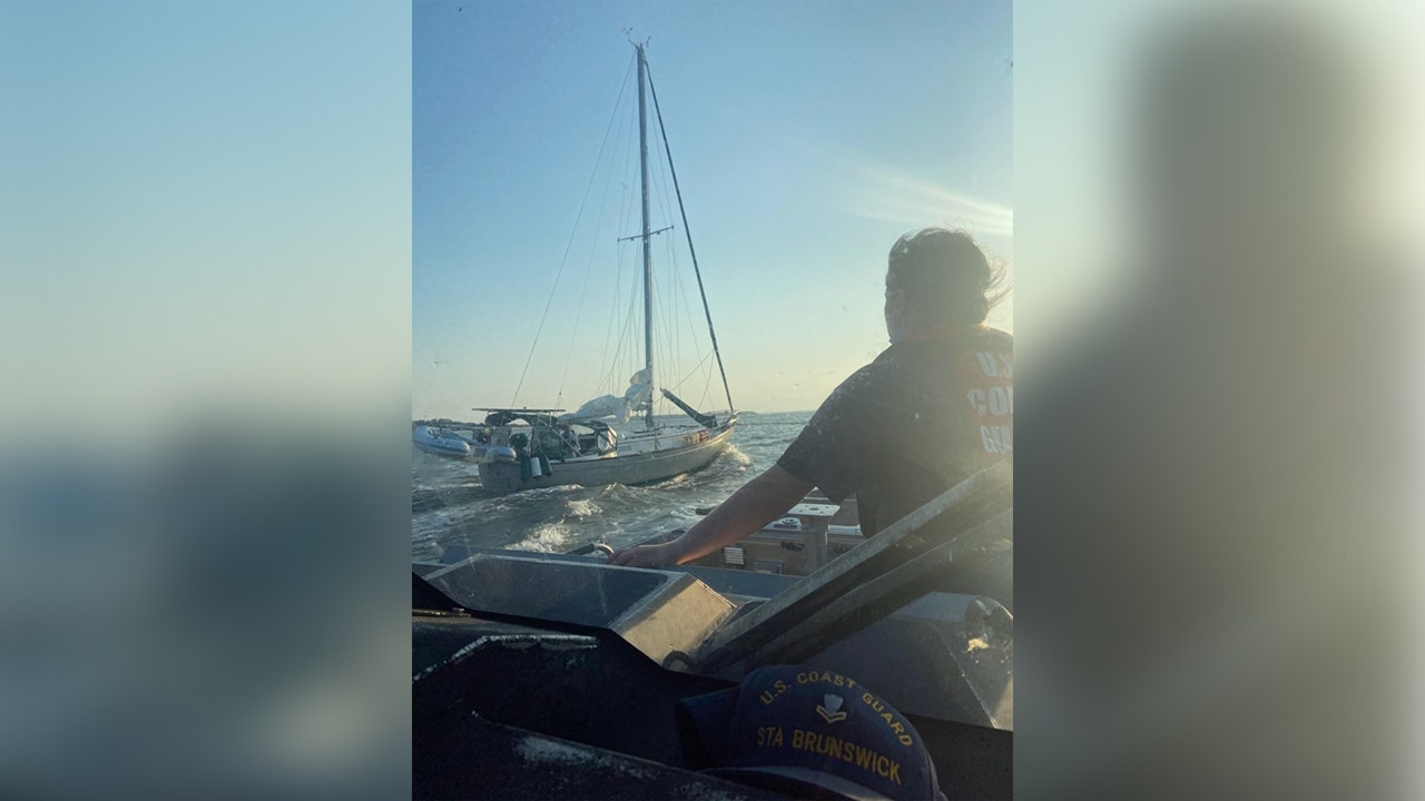 Read more about the article Coast Guard rescues injured sailor off Georgia coast