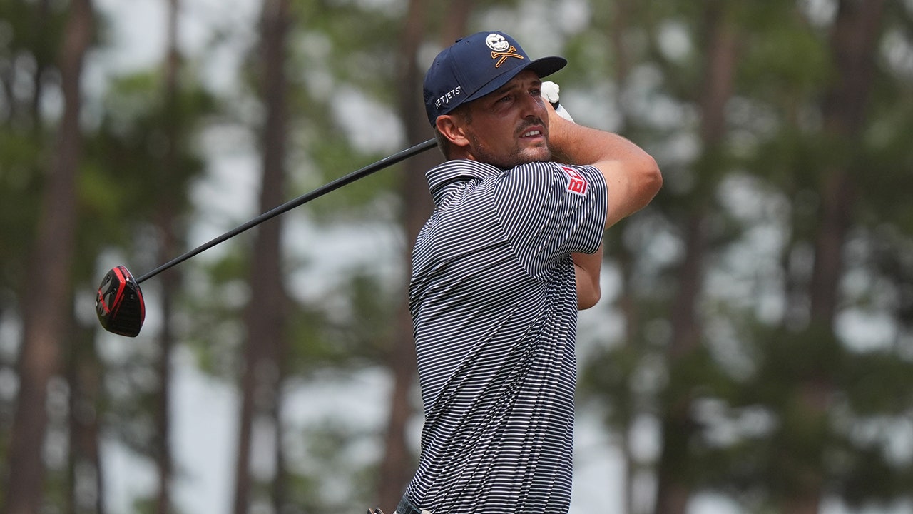 Read more about the article Bryson DeChambeau wins 124th US Open, defeats Rory McIlroy by 1 stroke in thrilling finish
