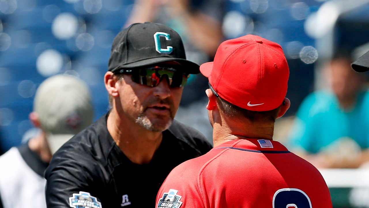 Read more about the article Outgoing Coastal Carolina baseball coach rips NIL system: ‘Professional sports would go in the toilet’
