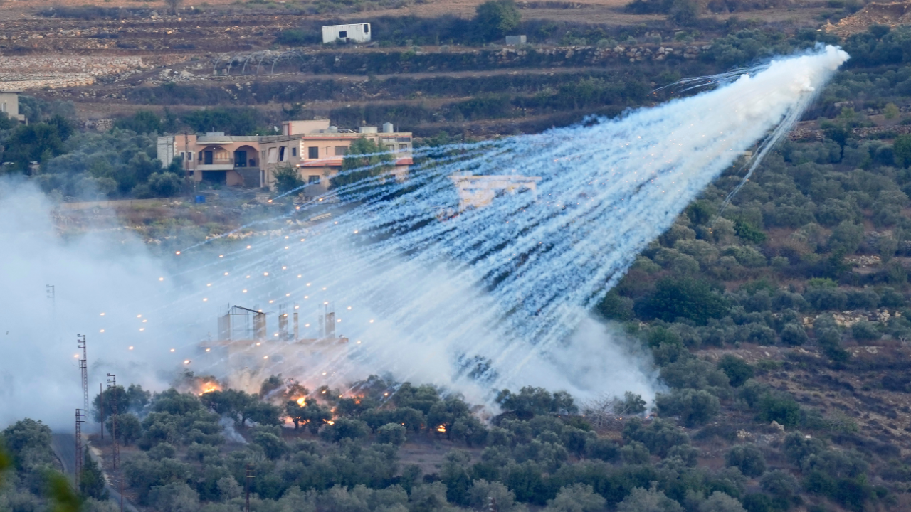 You are currently viewing Israel accused of using white phosphorus to harm civilians in Lebanon