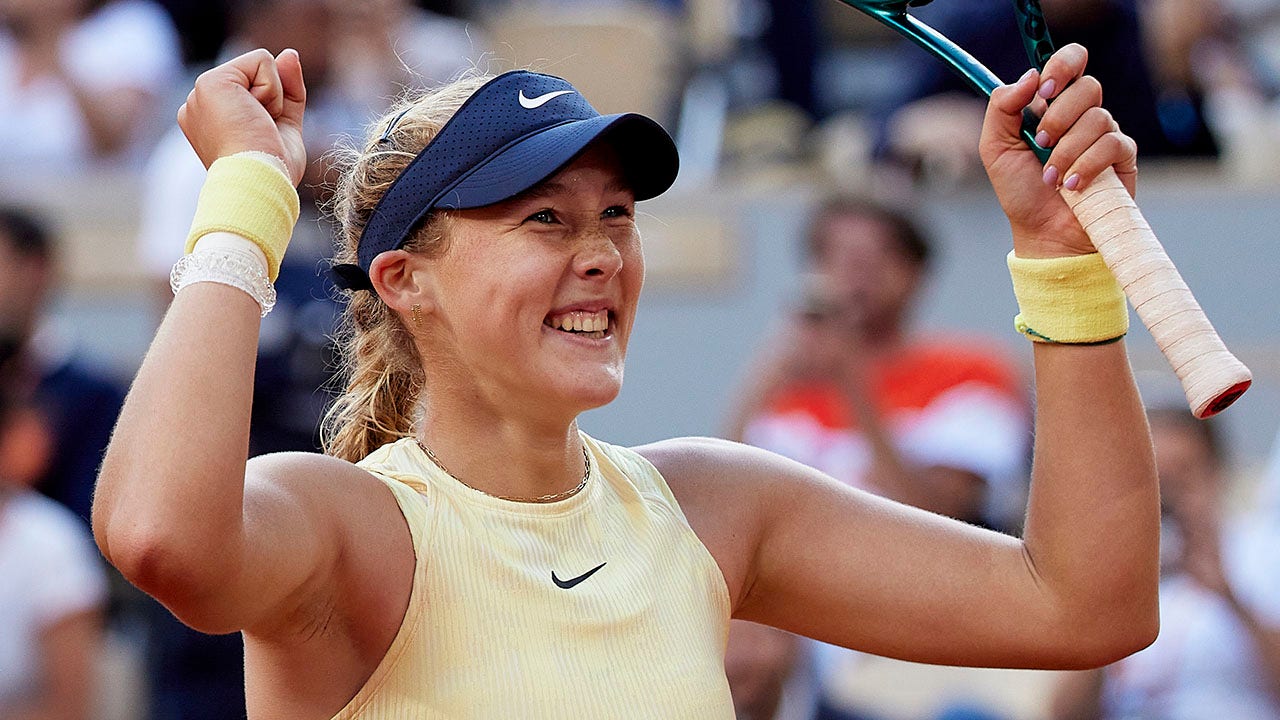 Tennis prodigy Mirra Andreeva stuns Aryna Sabalenka at French Open to grow to be youngest semifinalist since 1997