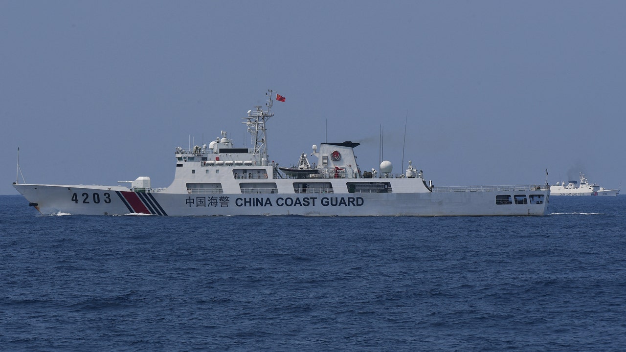 Read more about the article Chinese vessel blocked Philippines medical evacuation, Philippines coast guard says: ‘barbaric and inhumane’