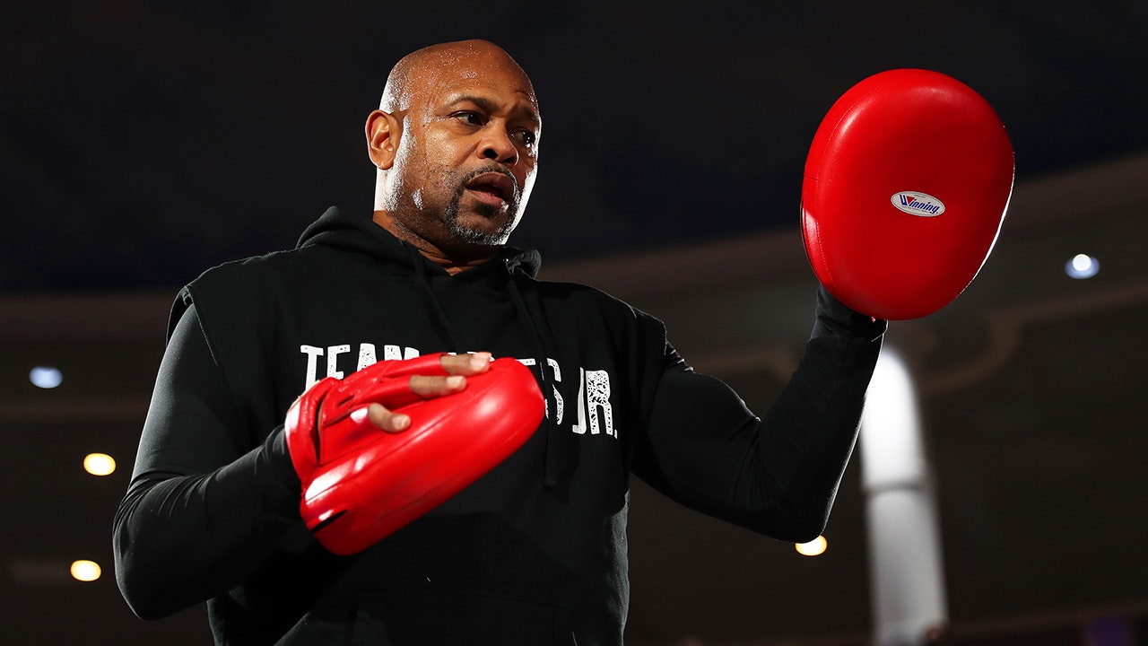 Read more about the article Boxing great Roy Jones Jr reveals son, DeAndre, died by suicide in heartbreaking post