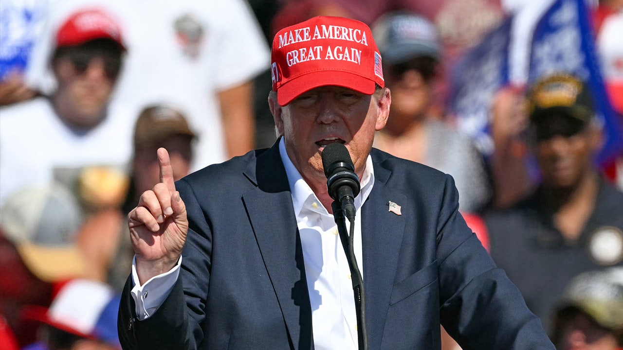 Read more about the article Trump tells voters Biden’s policies are ‘biggest problem’