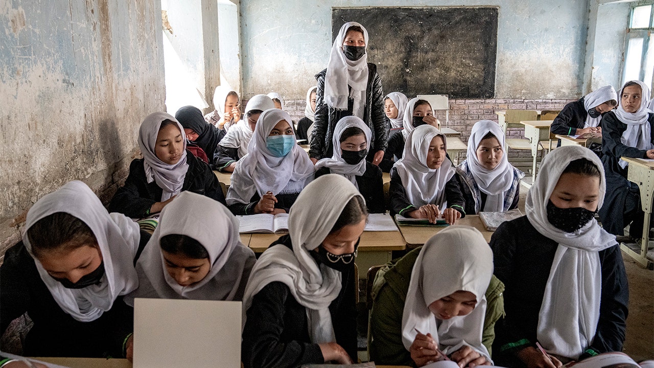 Read more about the article 1,000 days since Taliban banned girls from attending school past 6th grade