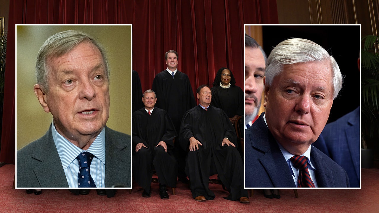 Read more about the article Durbin looks to force Supreme Court ethics bill vote amid Alito controversy
