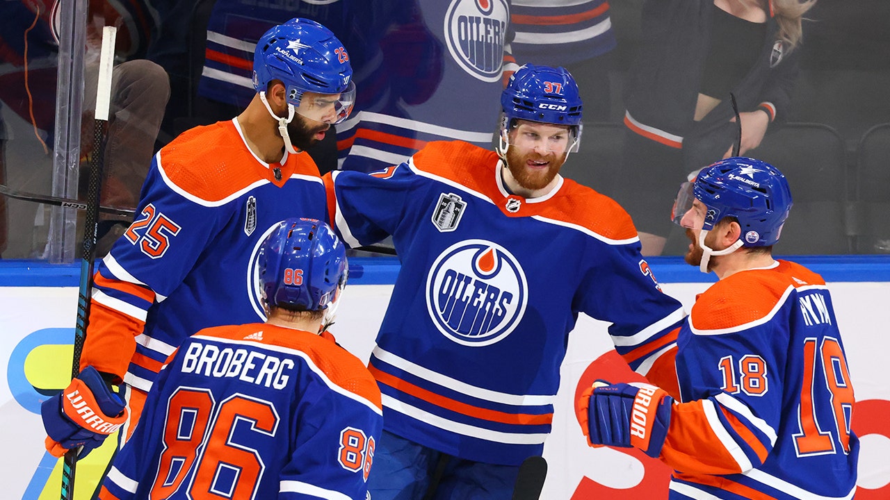 Read more about the article Oilers evade Stanley Cup Final sweep in dominant scoring barrage over Panthers