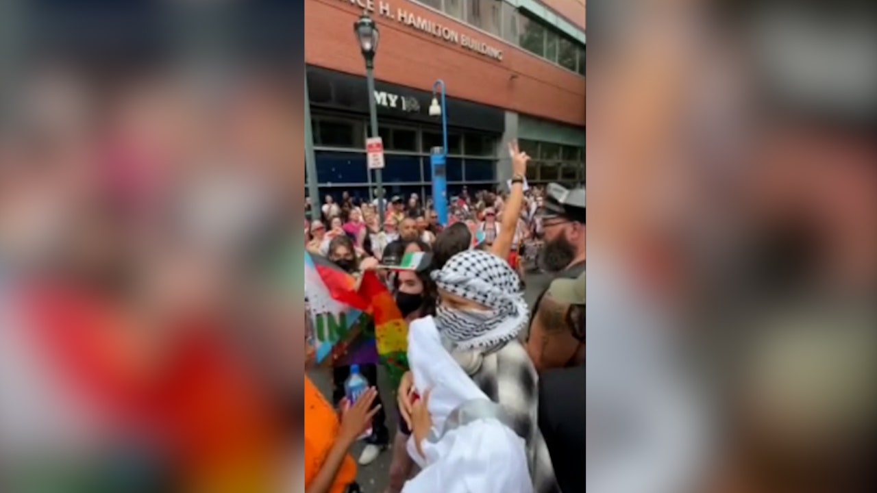 Read more about the article Anti-Israel demonstrators seen on video bringing Philadelphia Pride Parade to a halt