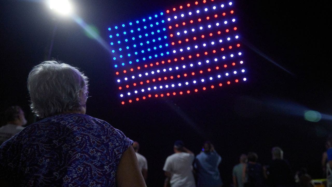 Read more about the article How drone light shows have become a Fourth of July tradition