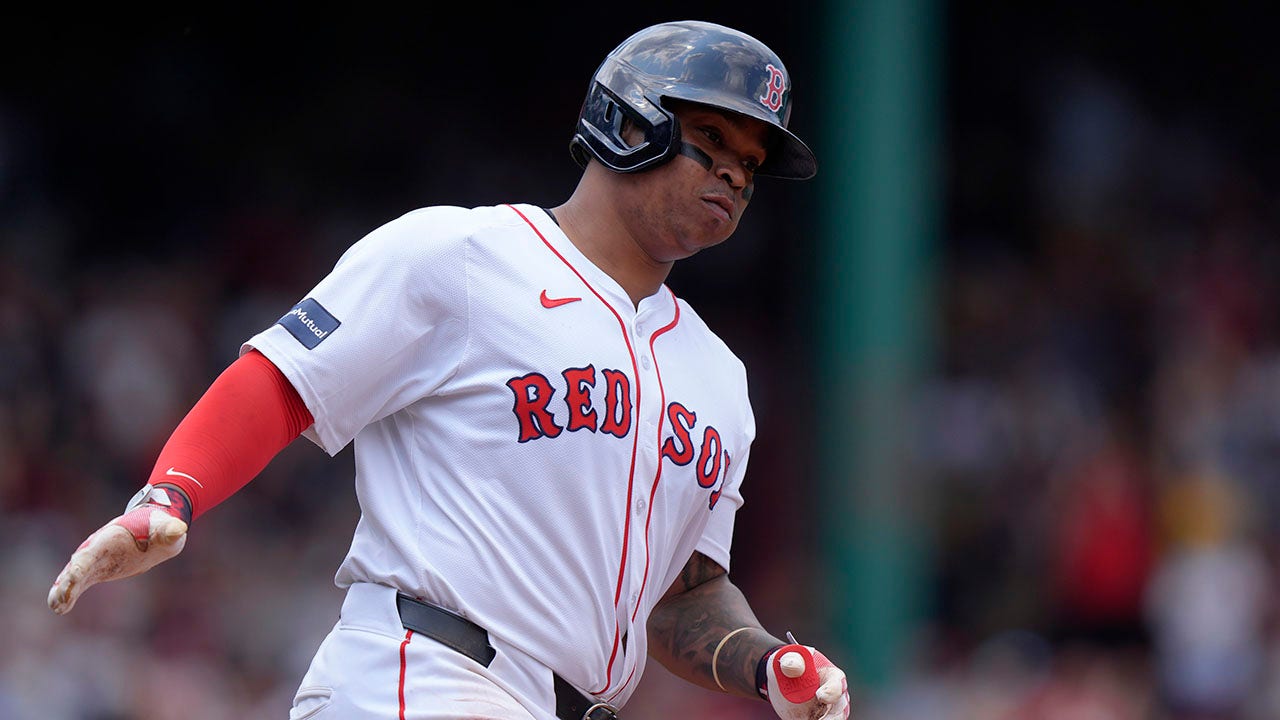 Red Sox’s latest Rafael Devers move suggests Alex Bregman will play third base after controversy