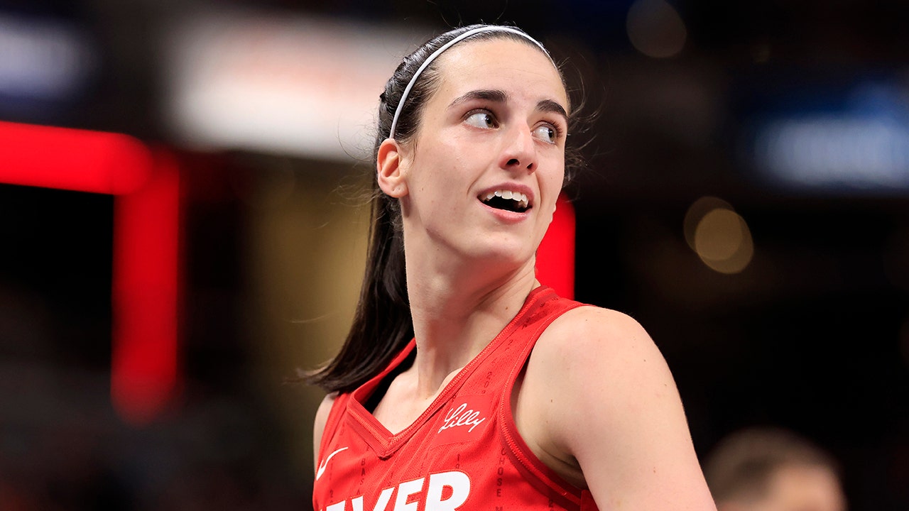 Fever’s Caitlin Clark earns AP WNBA Rookie of the Year award