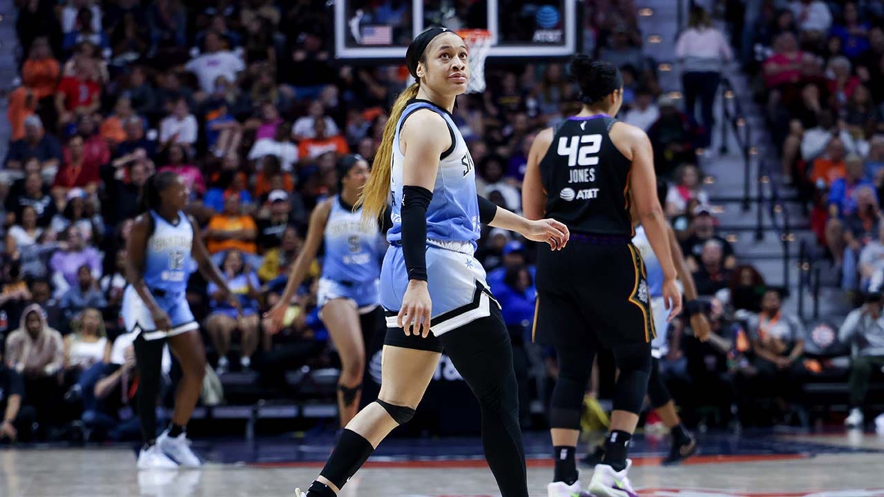 Sky’s Chennedy Carter whistled for flagrant foul after smacking former teammate Marina Mabrey