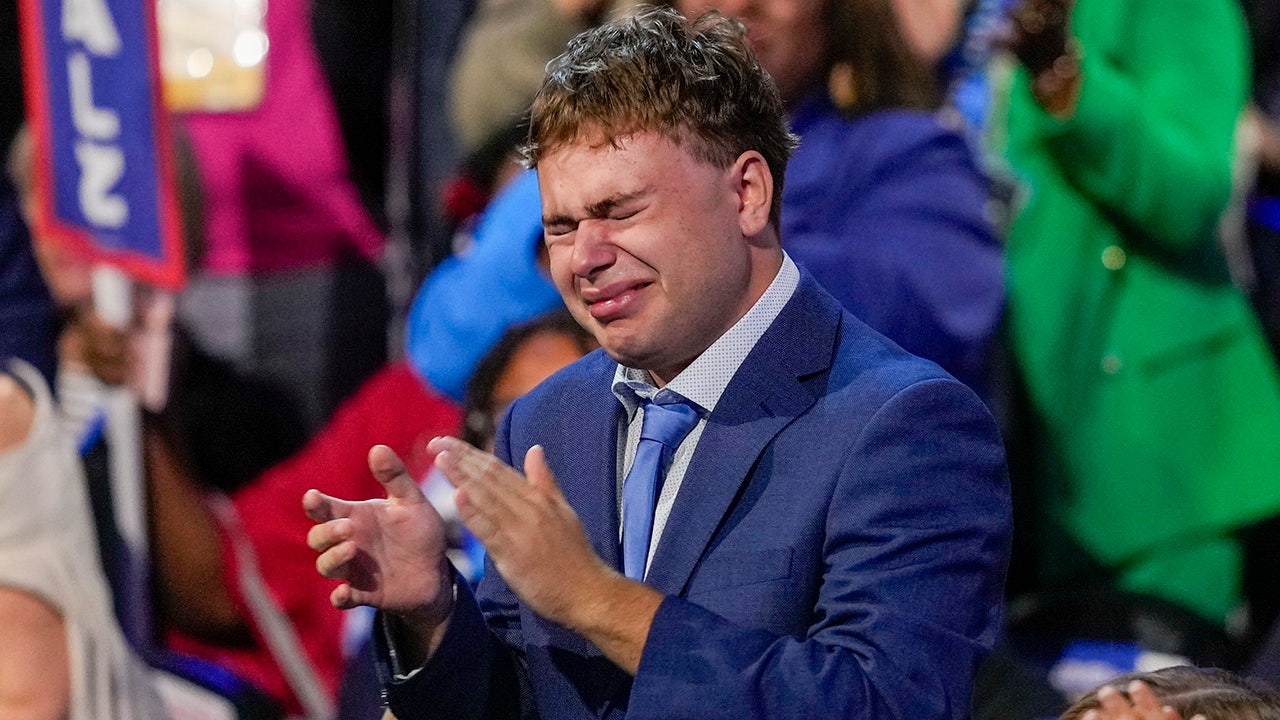 Tim Walz's son Gus shares emotional moment during DNC speech | Fox News