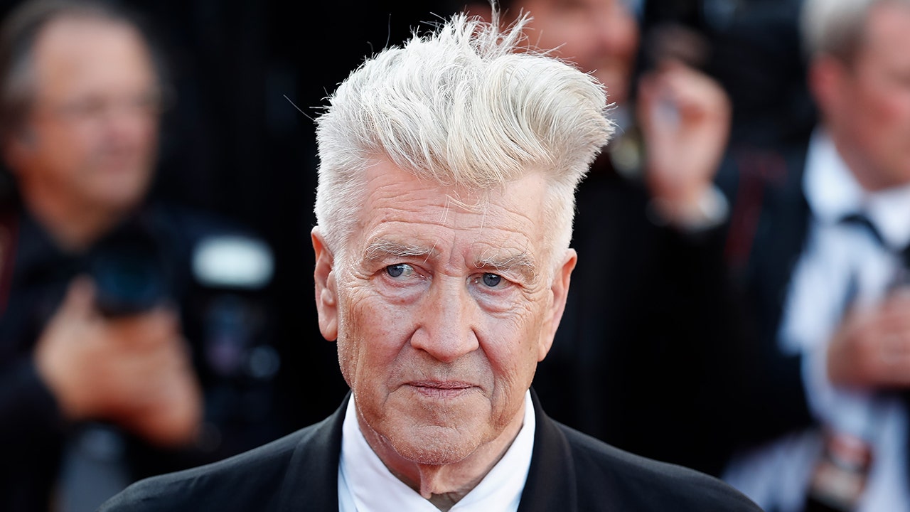 ‘Twin Peaks’ director David Lynch cannot leave his home due to emphysema diagnosis