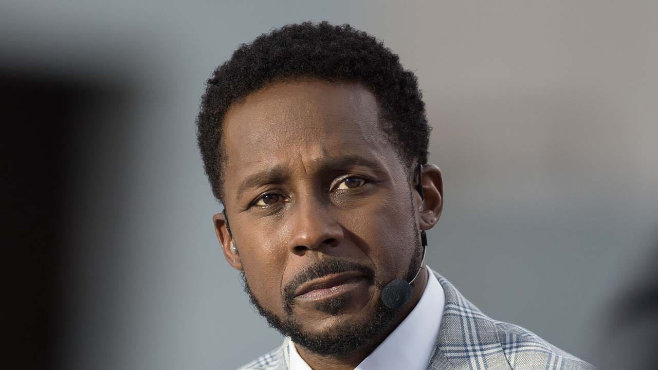 Desmond Howard defends Deion Sanders, cites need to protect mental health amid controversial reporter ban