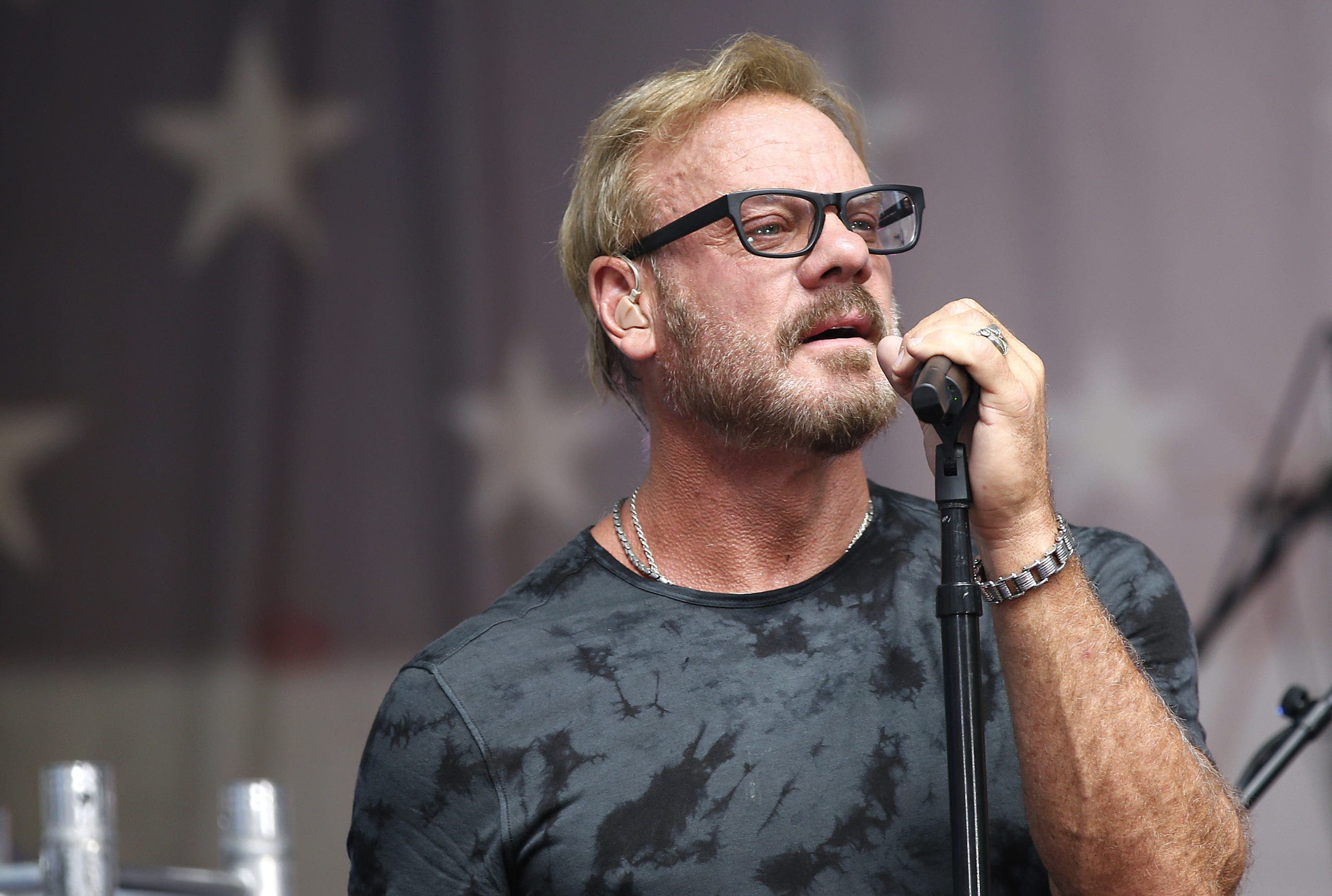 Country star Phil Vassar ‘died’ after suffering heart attack and stroke