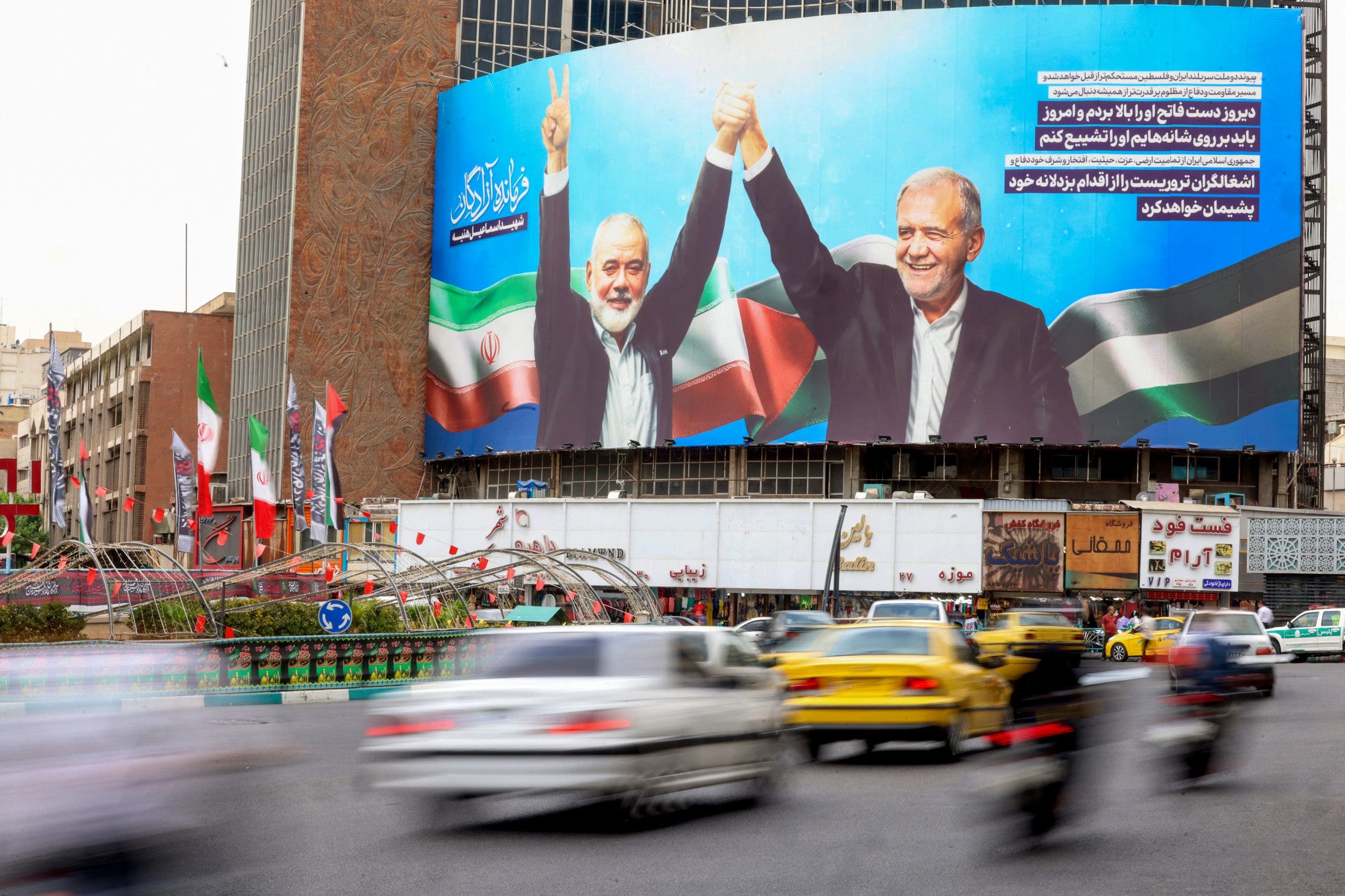 Presiden baru Iran menegaskan hak menjawab dalam panggilan telepon yang jarang terjadi dengan sekutu penting AS