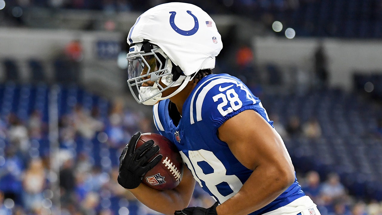 Colts star Jonathan Taylor wears Guardian Cap in preseason game against Broncos