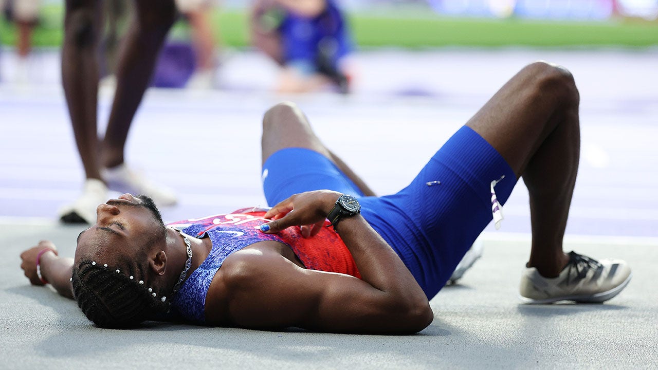 Noah Lyles settles for bronze in men’s 200M, leaves track in wheelchair after testing positive for COVID