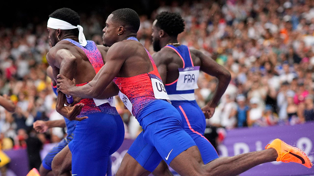 US men's 4x100m relay team disqualified after botched handoff in final