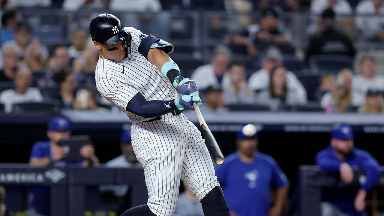 Aaron Judge sends Yankee Stadium into a frenzy after hitting a huge grand slam against the Red Sox