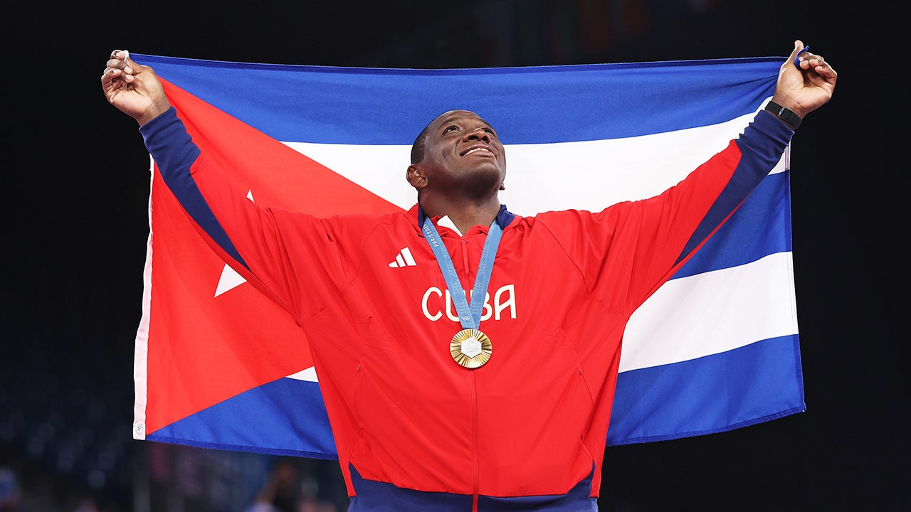 Cuban wrestler becomes first person to win individual Olympic event 5 different years, retires on the spot