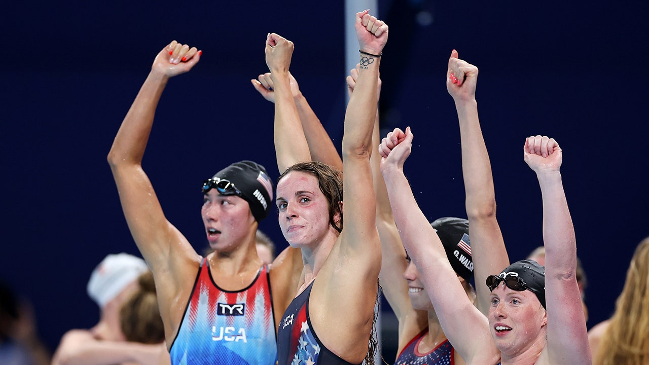 US women’s 4x100M medley relay team wins gold, sets world record in last Olympic swimming event of Paris Games